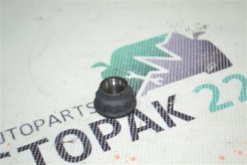 Гайка ступици Toyota Runx 2002