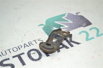 Крепление радиатора охлаждения Toyota Corolla 2004