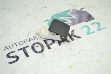 Ручка открывания капота Toyota Runx 2002 контрактная Ручка открывания капота Toyota Runx 2002