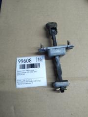 Запчасть ограничитель двери передний Subaru Forester 2002
