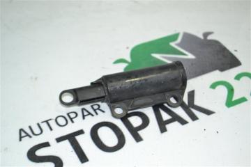 Запчасть амортизатор бардачка Toyota Corolla 2001