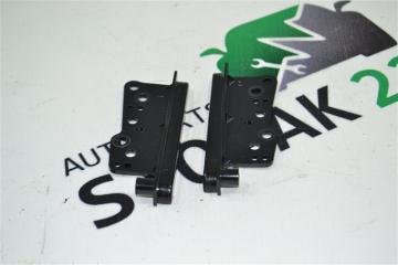 Крепление магнитофона Toyota Fielder 2000