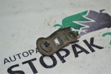 Крепление радиатора охлаждения Toyota Corolla 2000