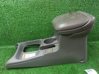 Бардачок между сиденьями Suzuki Escudo 2005