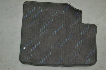 Коврик салона задний правый Toyota Corolla/Fielder/Allex/Runx 2000-2006