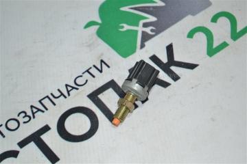 Фото запчасти концевик педали тормоза Toyota Fielder 2006 контрактная запчасть Запчасть концевик педали тормоза Toyota Fielder 2006