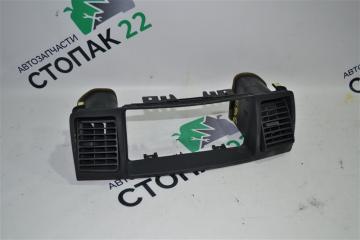 Консоль магнитофона( ДЕФФЕКТ) Toyota Corolla 2002