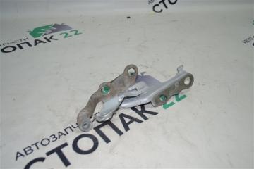 Петля капота левая Toyota Corolla 2003