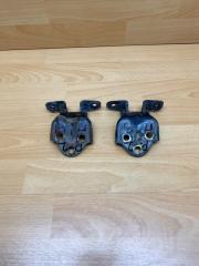 Петля крышки багажника правая Mitsubishi Pajero 2 1999