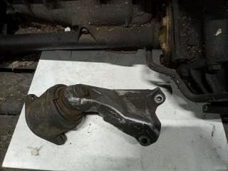 Подушка АКПП правая Audi V8