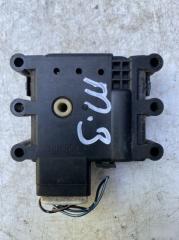 Моторчик заслонки отопителя Mazda 3 2006-2009