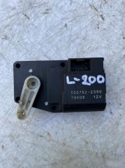 Моторчик заслонки отопителя Mitsubishi L200 Б/У Моторчик заслонки отопителя Mitsubishi L200