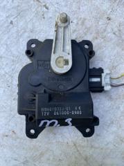 Запчасть моторчик заслонки отопителя Mazda 3 2006-2009