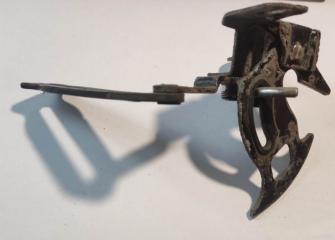 Замок капота Audi 100 1991-1994 Б/У Замок капота Audi 100 1991-1994