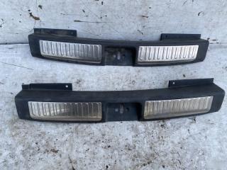 Кожух замка багажника Mitsubishi Outlander 1