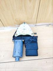 Моторчик стеклоподъемника задний правый Passat B5