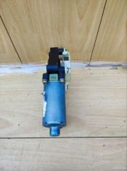 Моторчик стеклоподъемника задний правый Passat B5