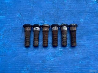 Шпилька ступицы Mitsubishi Pajero 4 2006-2011