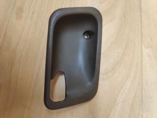 Накладка внутренней ручки двери правая Mitsubishi Pajero 2