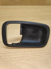 Накладка внутренней ручки двери передняя правая Mitsubishi Lancer 9 2006