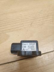 Датчик ускорения Mitsubishi Pajero 2