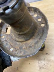 Амортизатор передний левый 80 B4 B4