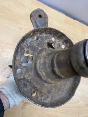 Амортизатор передний левый 80 B4 B4