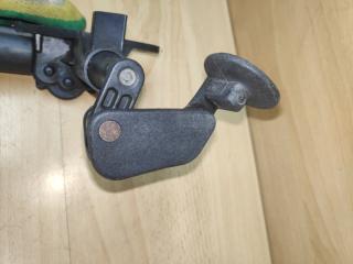 Моторчик форточки правый Caravan 3