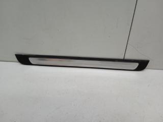 Запчасть накладка порога передняя правая Audi A4 2008