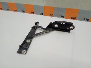 Запчасть петля крышки багажника правая Dodge Stratus 2004