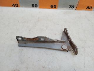 Фото запчасти петля капота левая Subaru Legacy 2000 Б/У запчасть Запчасть петля капота левая Subaru Legacy 2000