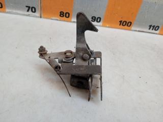 Фото запчасти замок капота правый УАЗ 469 2003 Б/У запчасть Запчасть замок капота правый УАЗ 469 2003