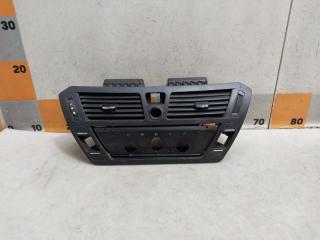 Запчасть дефлектор торпедо центральный Citroen C4 Picasso 2010