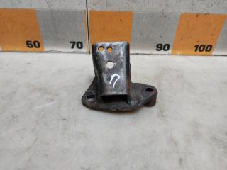 Запчасть кронштейн двигателя правый Mitsubishi Montero Sport 2000