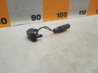 Запчасть форсунка омывателя лобового стекла Skoda Octavia