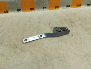 Запчасть петля капота правая Skoda Octavia 2005