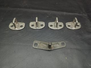 Запчасть петля замка багажника Audi A4 2003