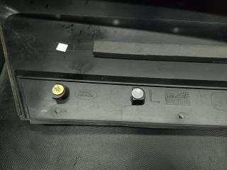 Накладка стоек левая R