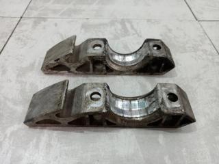 Фото запчасти кронштейны стабилизатора Audi Q7 2007 контрактная запчасть Запчасть кронштейны стабилизатора Audi Q7 2007