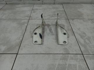 Фото запчасти петли капота Porsche Cayenne 2004 контрактная запчасть Запчасть петли капота Porsche Cayenne 2004