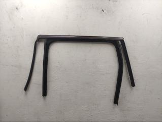 Уплотнитель стекла задний левый Volkswagen Touareg 2 2015