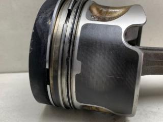 Поршень + шатун Volkswagen Passat B6 2.0 TDi Поршень + шатун Volkswagen Passat B6 2.0 TDi