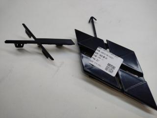 Заглушка буксировочного крюка передняя UNI-V Заглушка буксировочного крюка передняя UNI-V