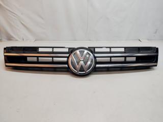 Решетка радиатора Volkswagen Touareg 2