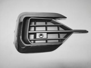Решетка бампера передняя правая Volkswagen Touareg 3