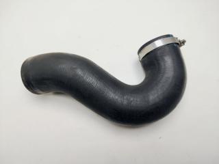 Патрубок интеркулера Volkswagen Touareg 2 Б/У Патрубок интеркулера Volkswagen Touareg 2