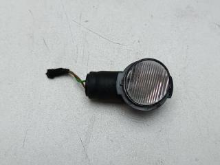 Запчасть фонарь подсветки в зеркало передний правый Volkswagen Touareg 2