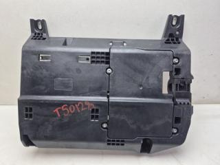 Фото запчасти крышка блока предохранителей Mercedes CLA Б/У запчасть Запчасть крышка блока предохранителей Mercedes CLA