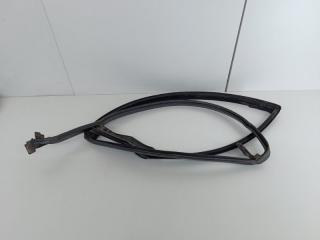 Запчасть уплотнительная резинка задняя левая Land Rover Range Rover