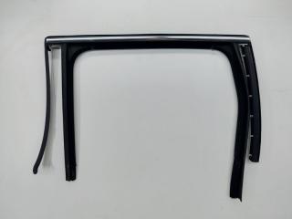 Уплотнитель стекла задний левый Volkswagen Touareg 2